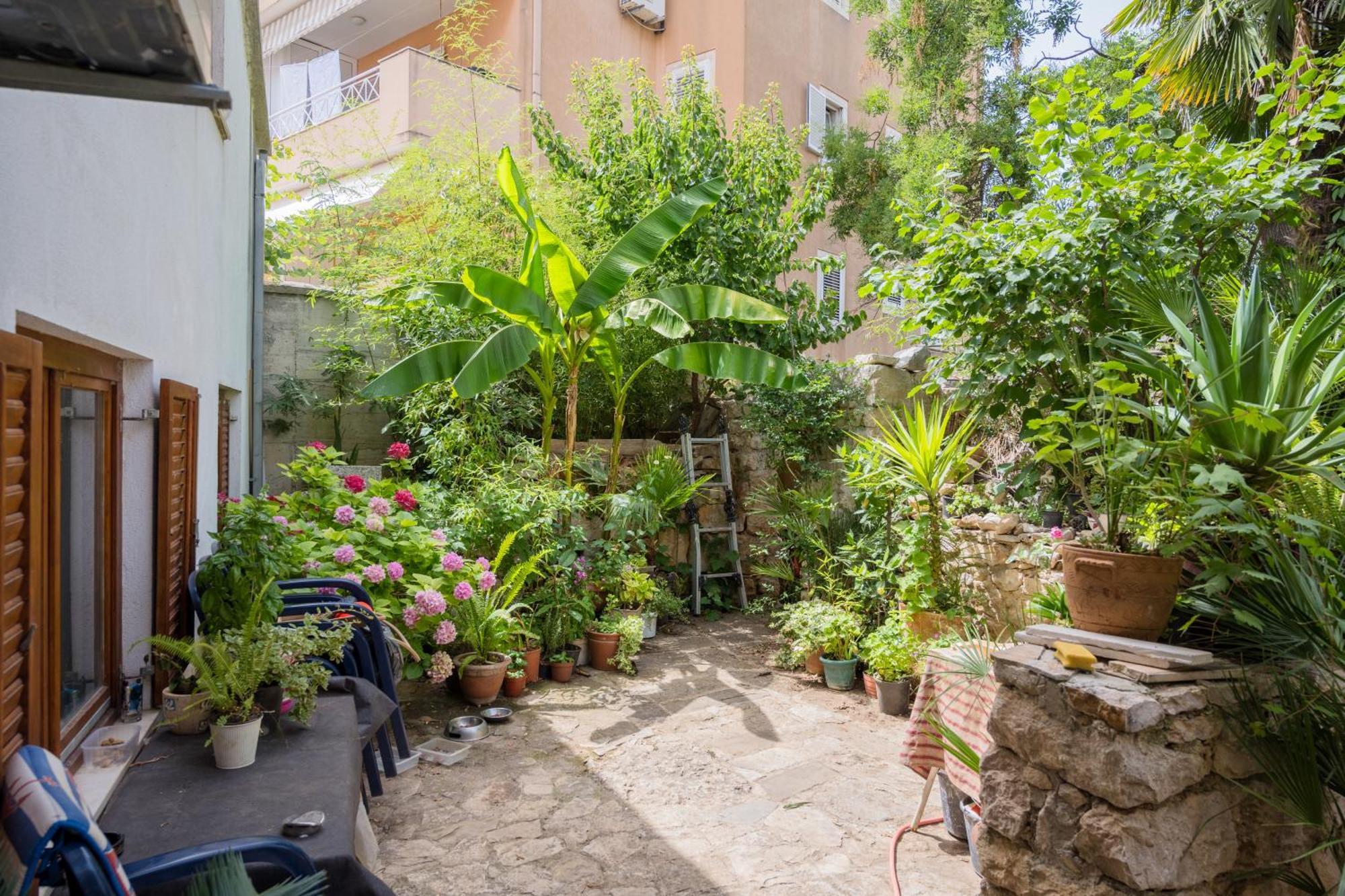 Cozy Guest House Kamenita Split Exterior photo